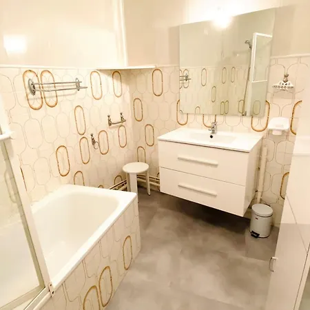Apartment Au Pied Des Pistes Avec Balcon Et Animaux Acceptes - Fr-1-516-10